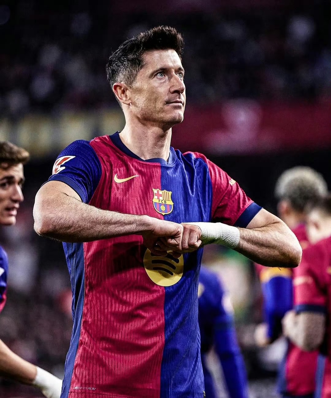 包含拜仁主场大捷，球员赛后激动庆祝胜利，设备会员.的词条-开云